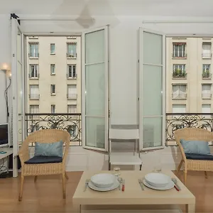 Lecourbe- Eiffel Апартаменты